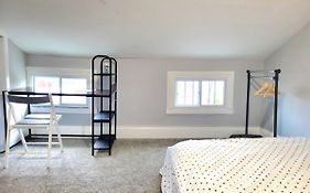Budget Bed Room Near Downtown Inner Harbor W Free Parking